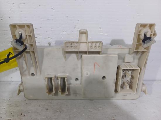 mazda 3 BK Oct 2004 FUSE BOX 