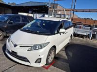 2011 Toyota Tarago image 1