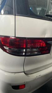 2003 Toyota Tarago image 1
