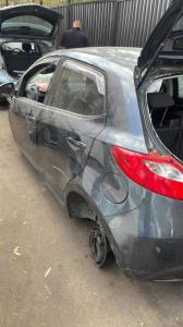 2011 Mazda 2 image 1