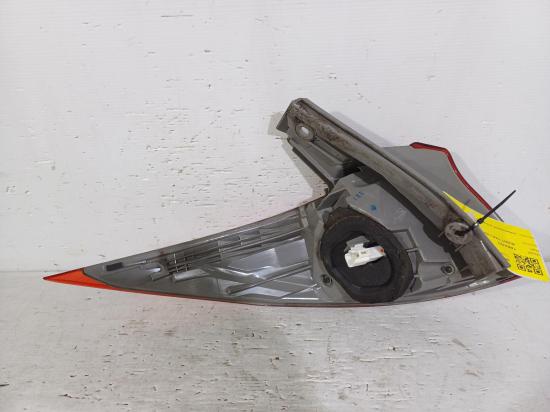 toyota Tarago Nov 2011 RIGHT TAILLIGHT 