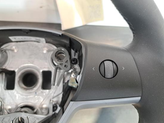 tesla Model 3 RWD Nov 2022 STEERING WHEEL 