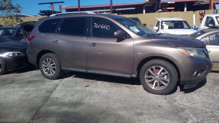 nissan Pathfinder ST Oct 2013 Parts & Wrecking