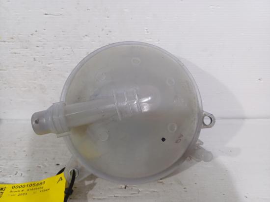 audi Q5 2023 OVERFLOW BOTTLE 