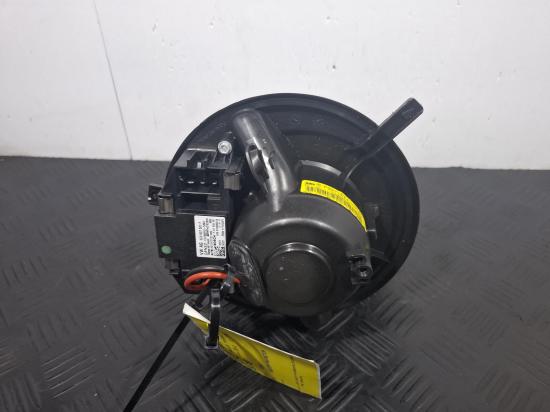 volkswagen Golf A6 May 2012 HEATER FAN MOTOR 
