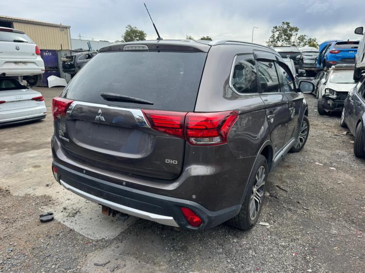 mitsubishi Outlander Mar 2015 Parts & Wrecking