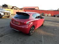 2013 Peugeot 208 GTI image 1