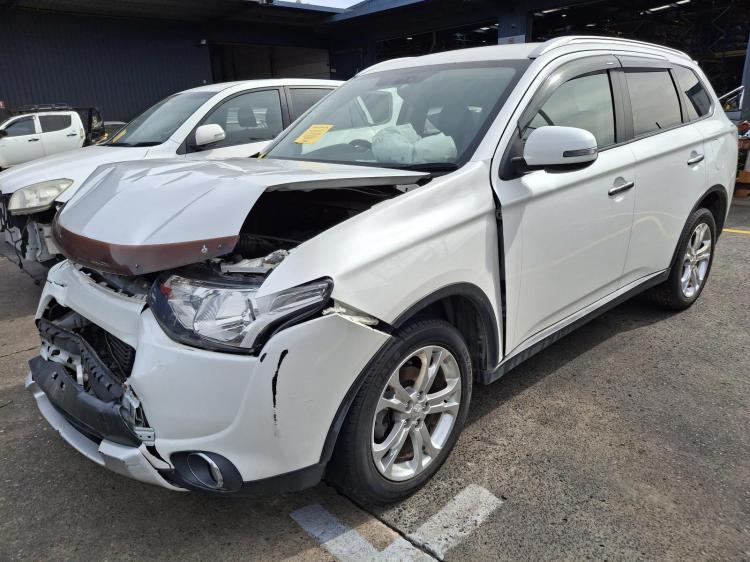 mitsubishi Outlander ZJ Jul 2014 Parts & Wrecking
