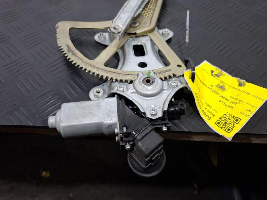 toyota Corolla ZZE122R Jul 2005 LEFT FRONT WINDOW REG/MOTOR 