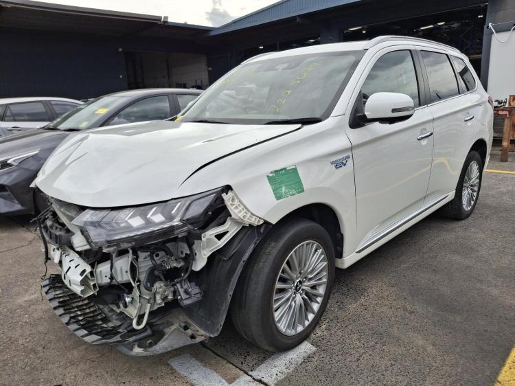 mitsubishi Outlander ZL Aug 2019 Parts & Wrecking