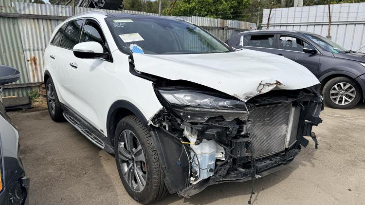 kia Um SORENTO Parts & Wrecking