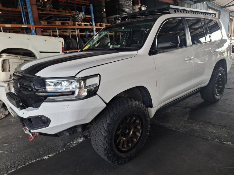 toyota Landcruiser VDJ200R Mar 2018 Parts & Wrecking