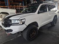 2018 Toyota Landcruiser VDJ200R image 1