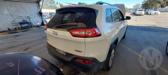 jeep Grand Cherokee KL Oct 2016 Parts & Wrecking