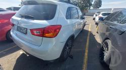 2015 Mitsubishi Asx image 1