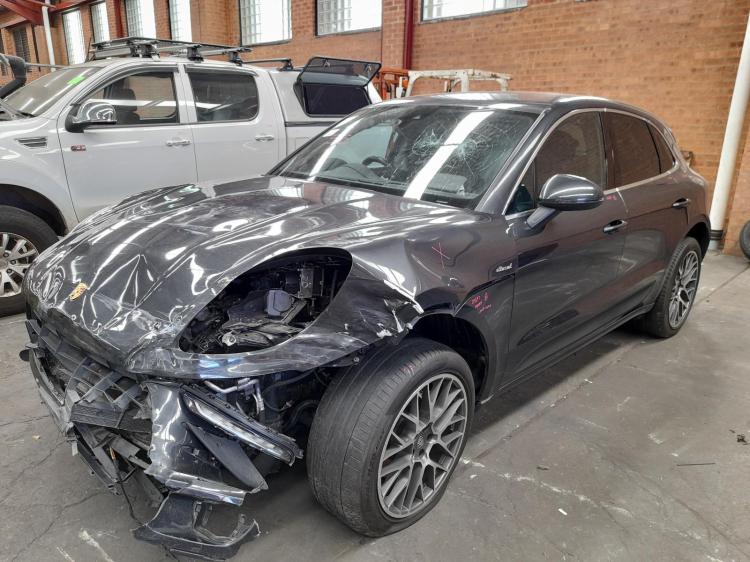porsche Macan S 3.0DT CBTA AUTO 7SPD AWD May 2016 Parts & Wrecking