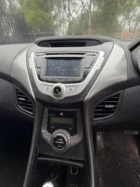 2013 Hyundai Elantra image 1