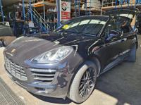 2016 Porsche Macan 95B image 1