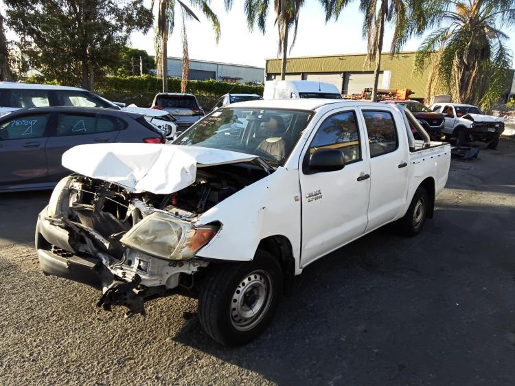 toyota Hilux 4X2 WORKMATE Apr 2009 Parts & Wrecking
