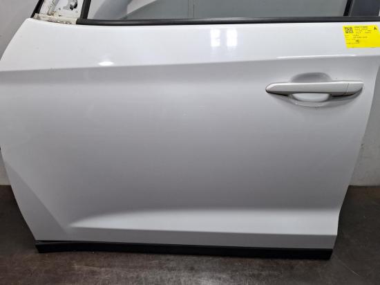 hyundai Tucson TL Apr 2019 LEFT FRONT DOOR 