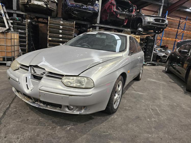 alfa romeo 156 2.0L SEDAN AR32301 5SPD AMT FWD 16V TWIN SPARK Aug 2000 Parts & Wrecking
