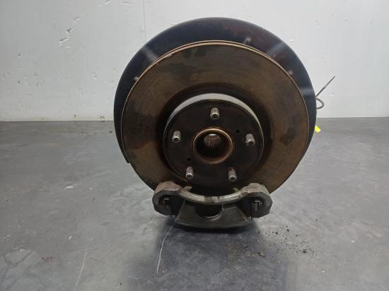 toyota Camry AVV50R Dec 2016 RIGHT FRONT HUB ASSEMBLY 