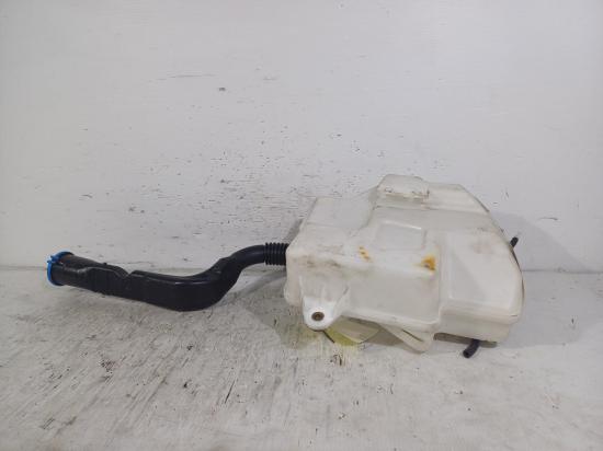land rover Discovery SERIES 4 Aug 2015 WASHER BOTTLE 