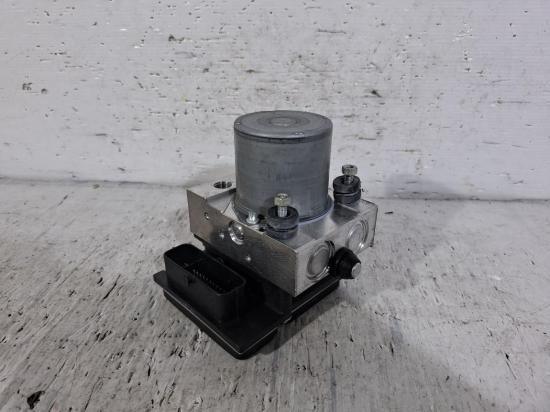 land rover Discovery SERIES 4 Aug 2015 ABS PUMP/MODULATOR 