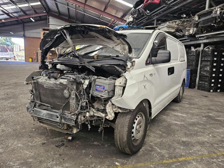 hyundai Iload 2.5DT D4CB AUTO 5SPD RWD TQ3 3S TWING SWING Jun 2017 Parts & Wrecking