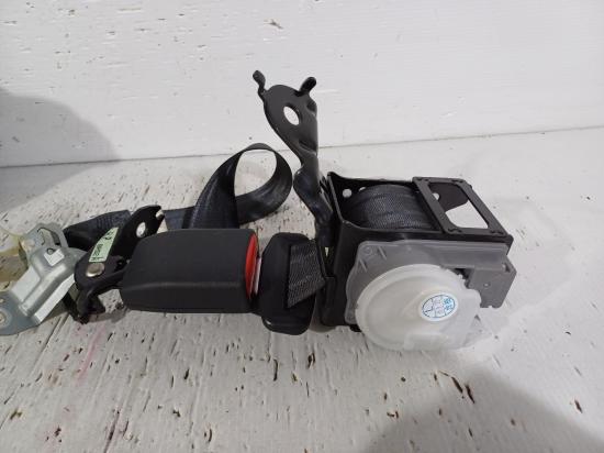 mazda 3 MAXX Nov 2016 SEAT BELT 