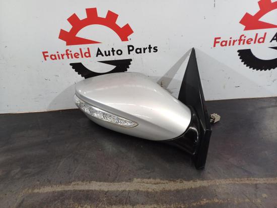 hyundai I45 Dec 2010 RIGHT DOOR MIRROR 
