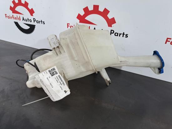 hyundai I30 Jun 2016 WASHER BOTTLE 