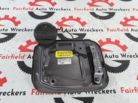 toyota Kluger 2018 FUEL DOOR/FILLER 