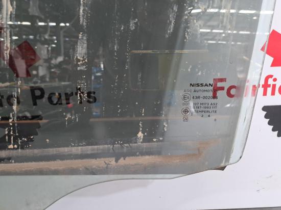 nissan Navara Aug 2016 LEFT FRONT DOOR WINDOW 