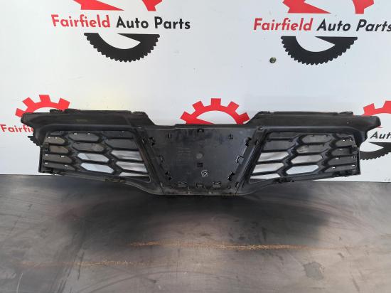 nissan Dualis Jan 2011 GRILLE 