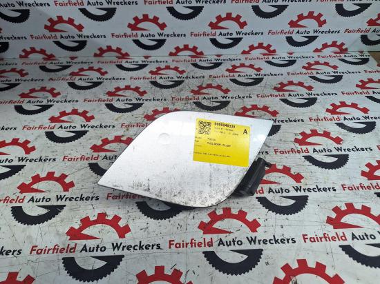 ford Focus Aug 2013 FUEL DOOR/FILLER 