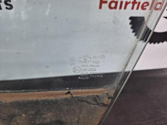 mitsubishi Outlander Apr 2016 LEFT FRONT DOOR WINDOW 