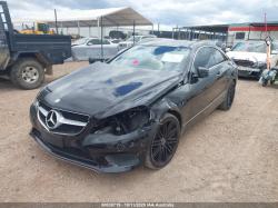 2016 Mercedes Benz E200 image 1