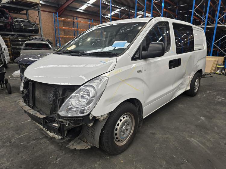 hyundai Iload 2.5DT D4CB AUTO 5SPD RWD Oct 2016 Parts & Wrecking