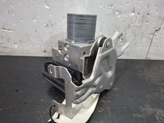 audi Q7 3.0 TDI QUATTRO Jan 2016 ABS PUMP/MODULATOR 