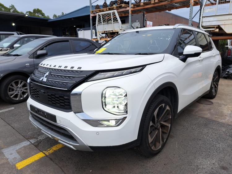 mitsubishi Outlander ZM Mar 2022 Parts & Wrecking