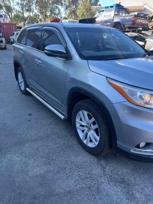 toyota Kluger GSU50R Jul 2016 Parts & Wrecking