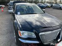 2014 Chrysler 300c image 1