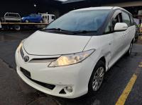 2011 Toyota Tarago ACR50R image 1