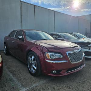 2013 Chrysler 300c image 1