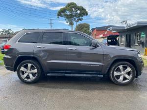 2014 Jeep Grand Cherokee WK image 1