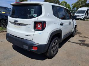 2015 Jeep Renegade BU image 1