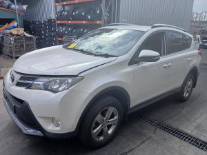 2015 Toyota Rav4 XA40 image 1