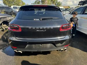 2015 Porsche Macan 95B image 1