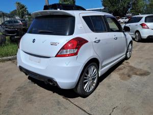 2014 Suzuki Swift FZ image 1